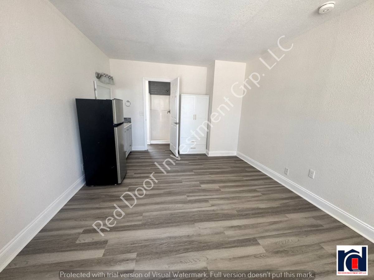 3738 S Atlantic Ave, Daytona Beach, FL 32118 - Apartment for Rent - Image 2