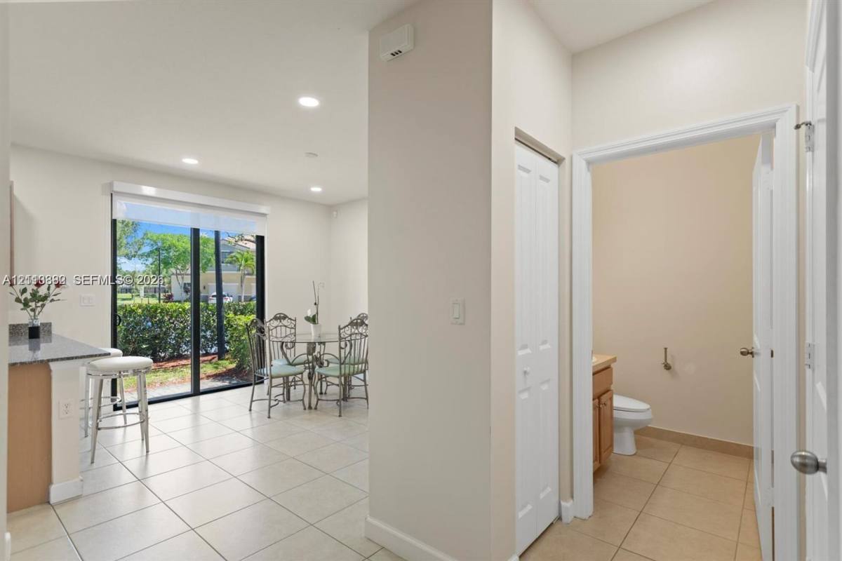 385 NE 194th Terrace, Miami, FL 33179 - Townhouse for Rent - Image 3