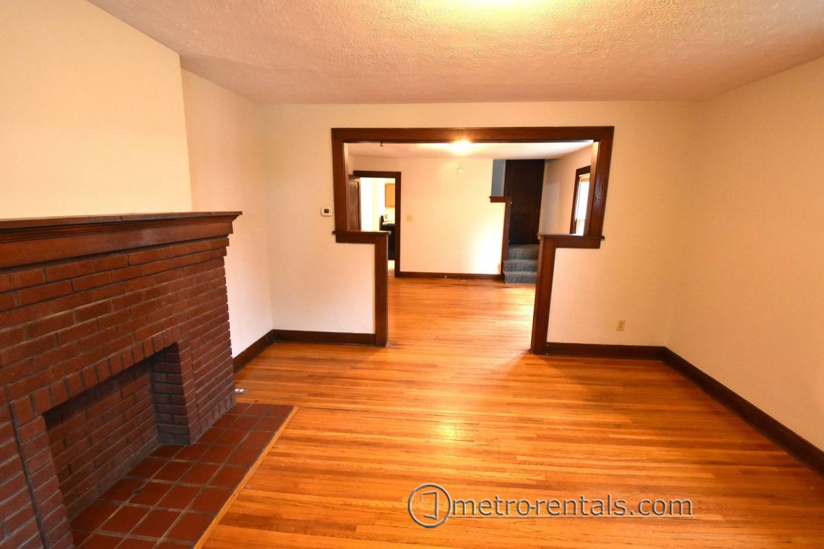 238-240 W Pacemont Rd, Columbus, OH 43202 - Apartment for Rent - Image 2