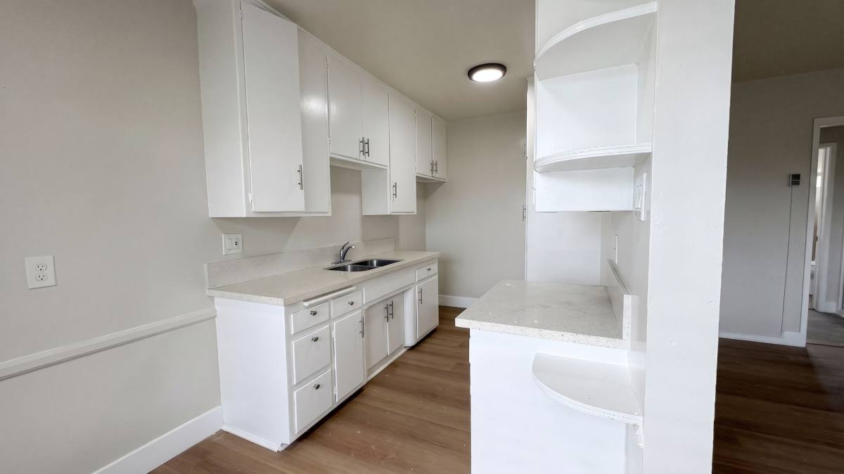 1371-1385 S Tremaine Ave, Los Angeles, CA 90019 - Apartment for Rent - Image 1