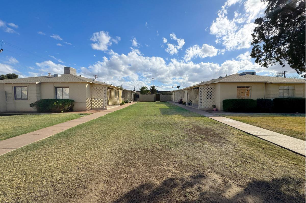 1923 W Flower St #B, Phoenix, AZ 85015 - House for Rent - Image 4