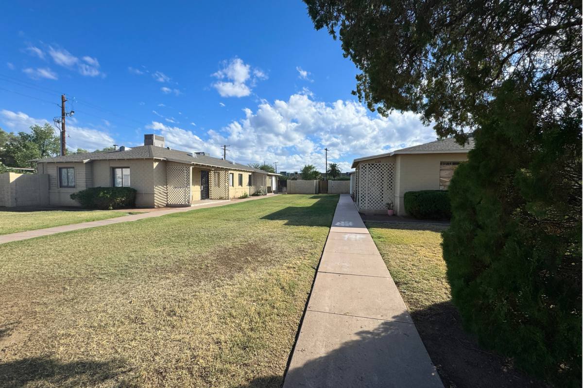 1923 W Flower St #B, Phoenix, AZ 85015 - House for Rent - Image 3