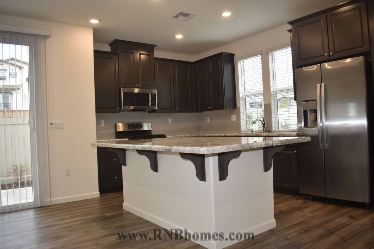 2036 Brave Hawk Loop, Roseville, CA 95747 - House for Rent - Image 4