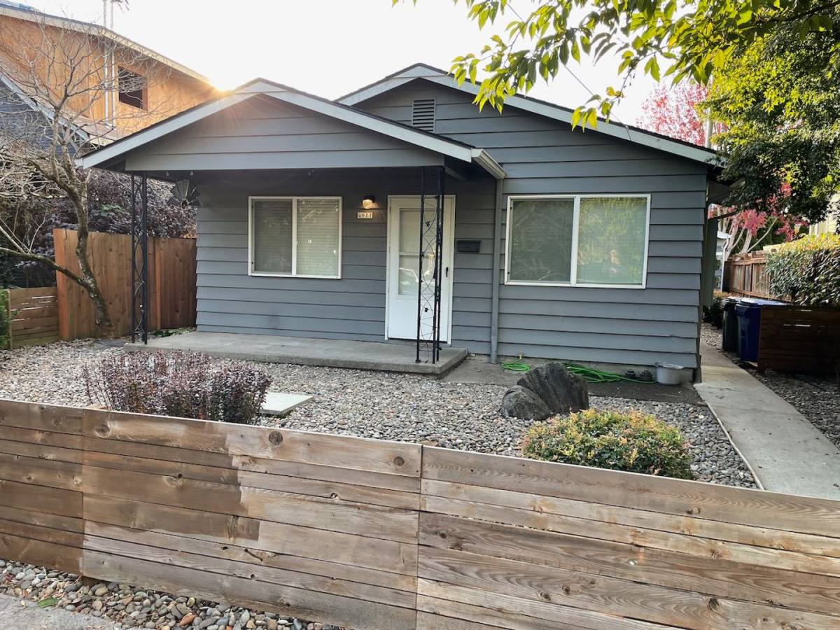 4911 NE 27th Ave #A, Portland, OR 97211 - Townhouse for Rent - Image 1