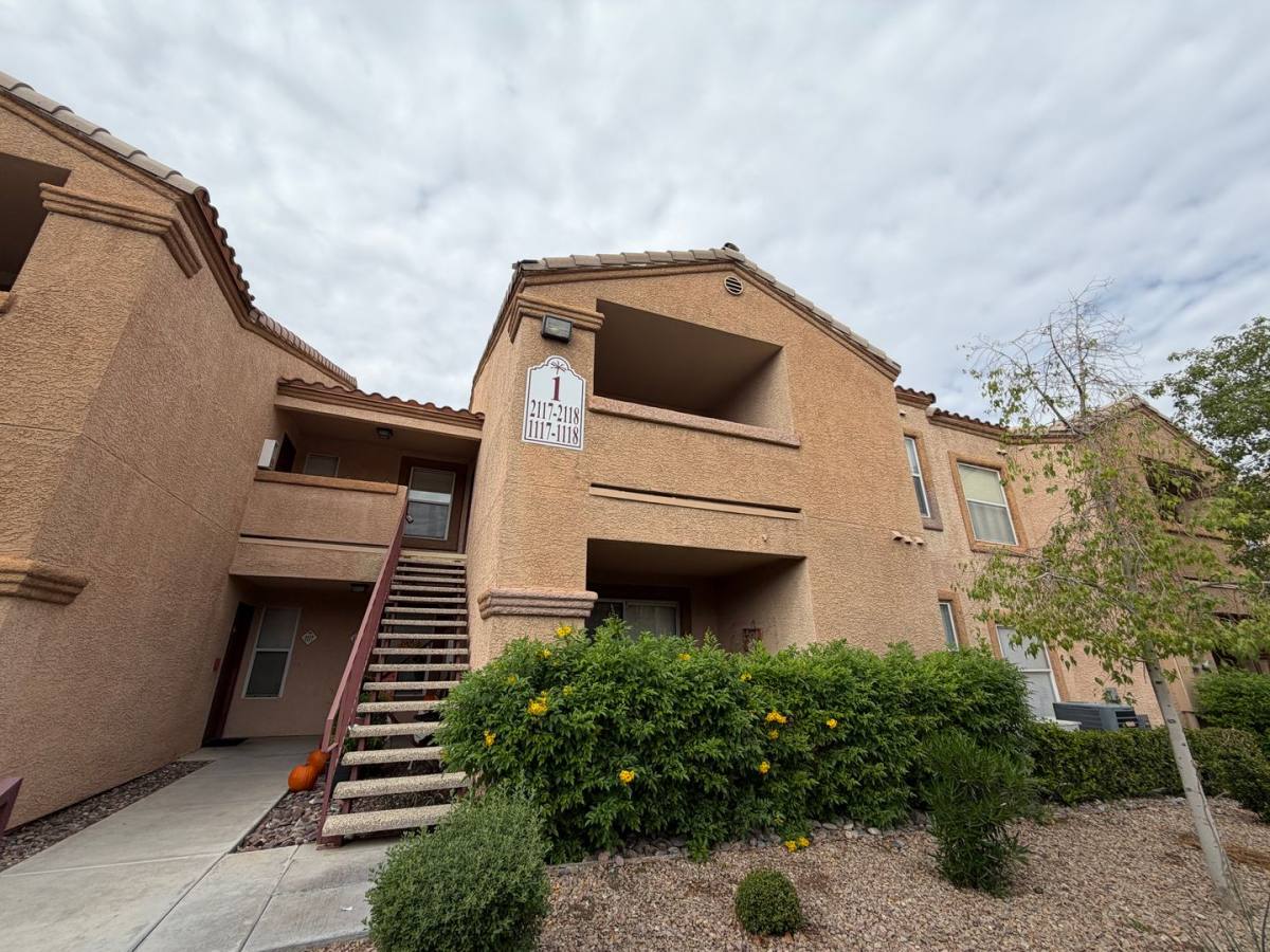 Condo for rent at 1150 N Buffalo Dr #2118, Las Vegas, NV 89128