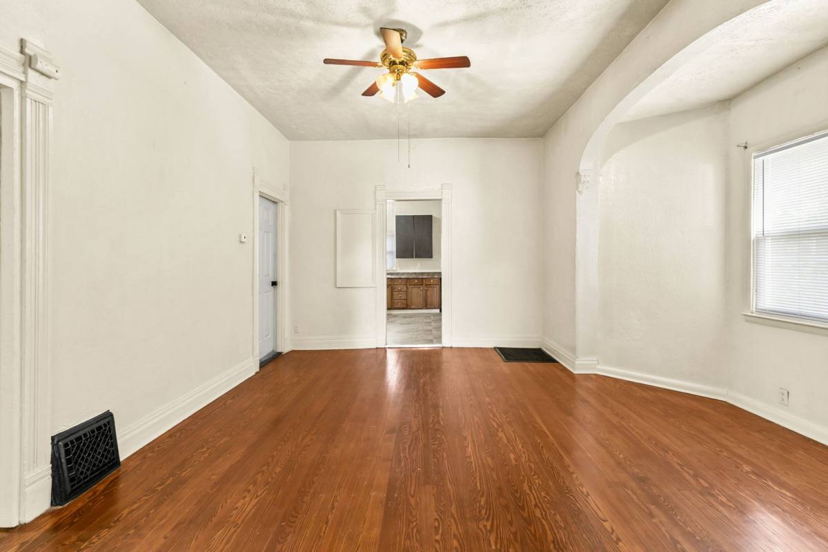 4230 Erskine St, Omaha, NE 68111 - House for Rent - Image 3