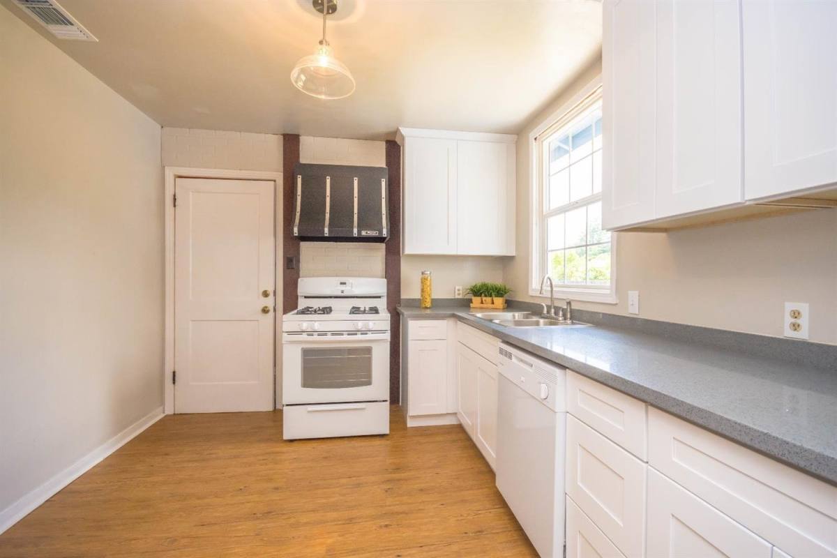 5621 35th Ave, Sacramento, CA 95824 - House for Rent - Image 6