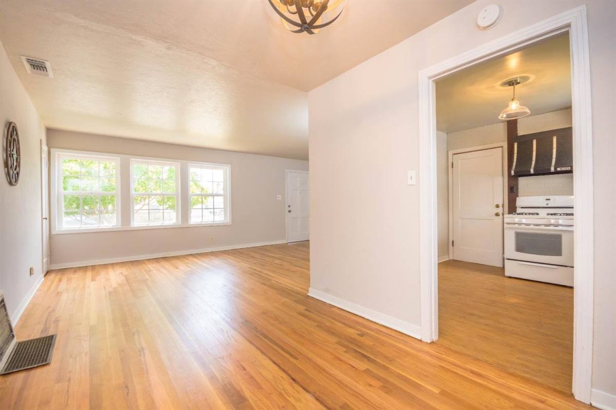 5621 35th Ave, Sacramento, CA 95824 - House for Rent - Image 5