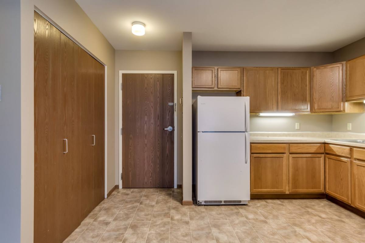 Galloway, 2003 9th St E, Menomonie, WI 54751 - Apartment for Rent - Image 4