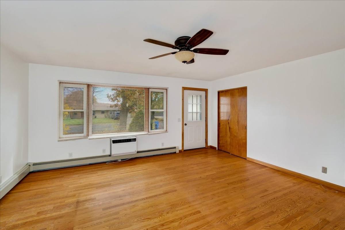 310 1/2 S Jefferson St, Verona, WI 53593 - House for Rent - Image 7
