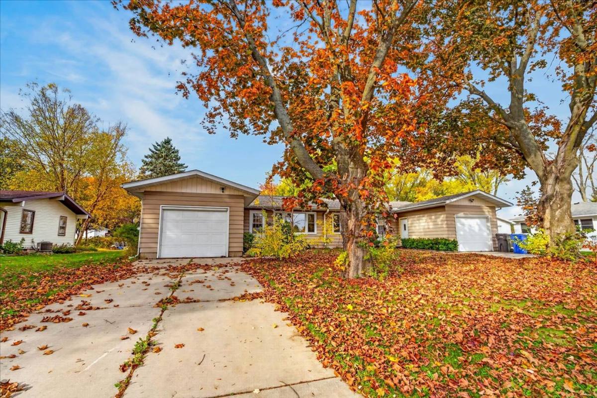310 1/2 S Jefferson St, Verona, WI 53593 - House for Rent - Image 2