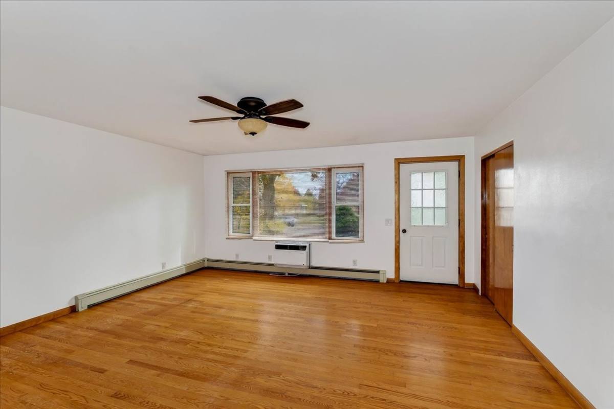 310 1/2 S Jefferson St, Verona, WI 53593 - House for Rent - Image 6