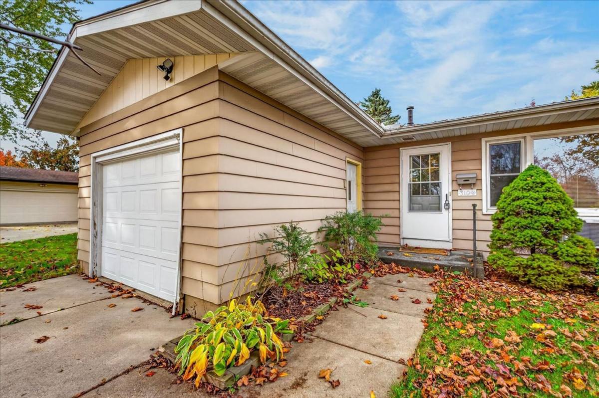 310 1/2 S Jefferson St, Verona, WI 53593 - House for Rent - Image 3