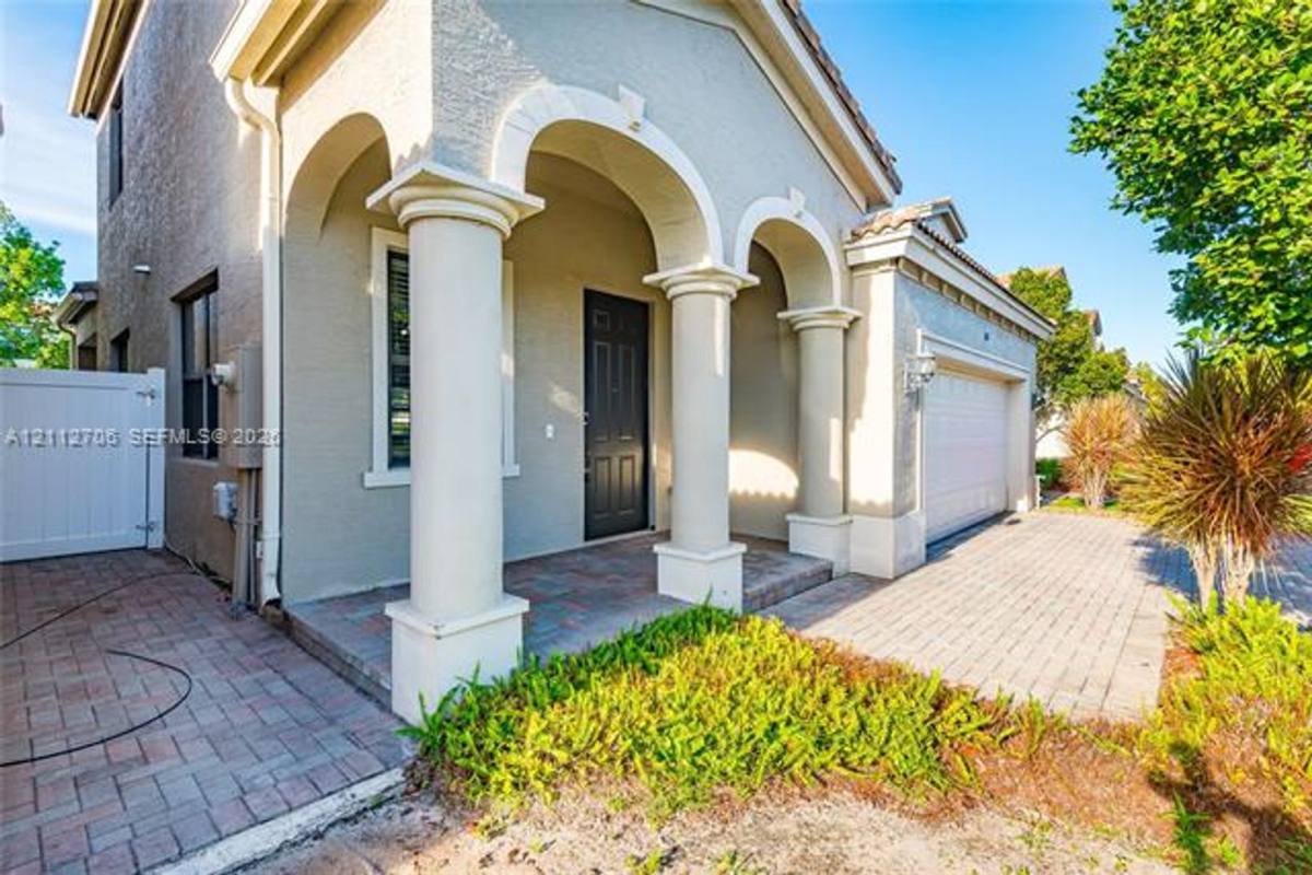 804 NE 191st St, Miami, FL 33179 - House for Rent - Image 6