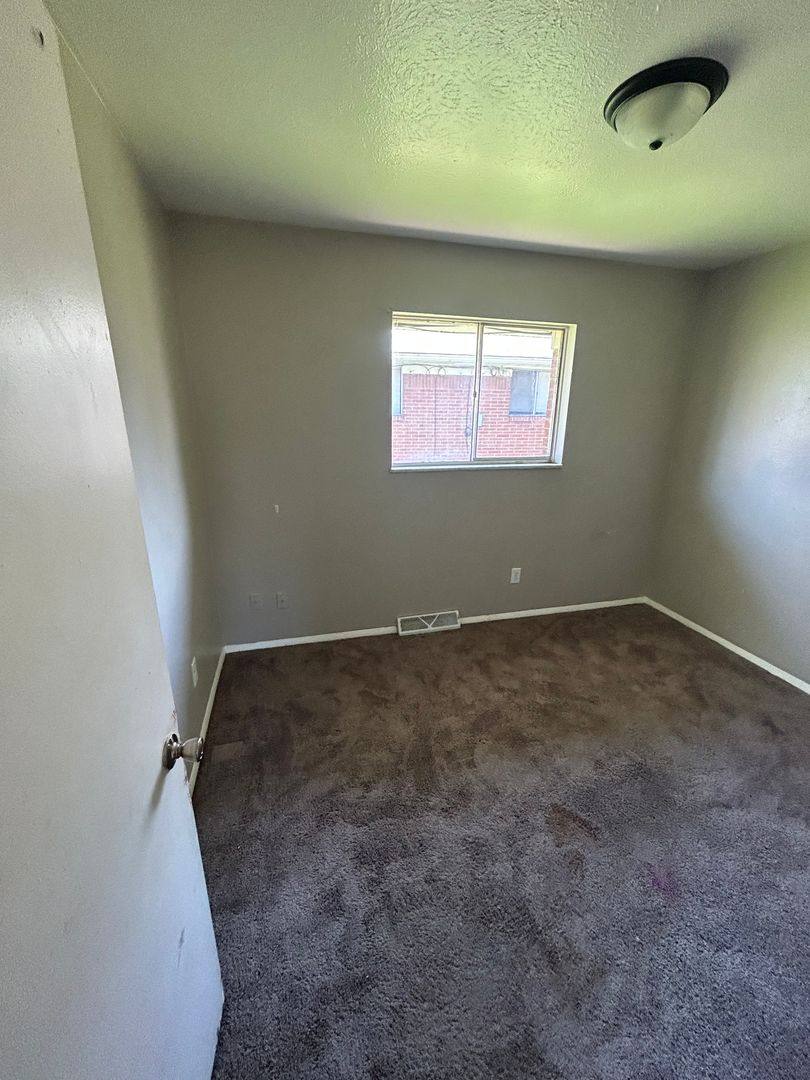154 Yambor St, Toledo, OH 43605 - Apartment for Rent - Image 4
