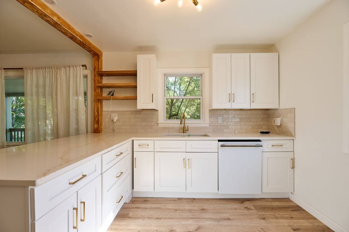 1699 Warrensville Center Rd, Cleveland, OH 44121 - House for Rent - Image 10