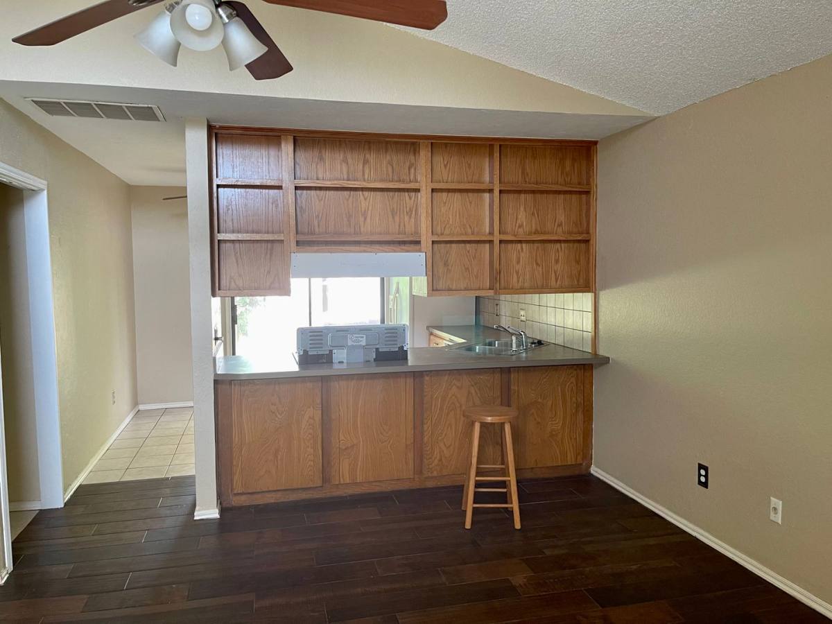 9212 Buttonfield Ave, Moore, OK 73160 - House for Rent - Image 3