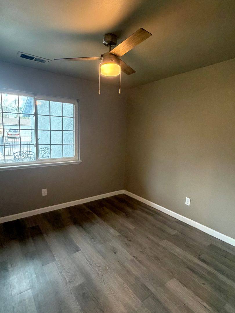 1073 Salem Dr, Hanford, CA 93230 - House for Rent - Image 9