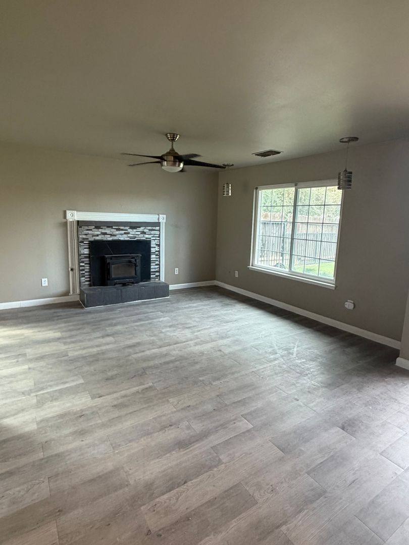1073 Salem Dr, Hanford, CA 93230 - House for Rent - Image 5
