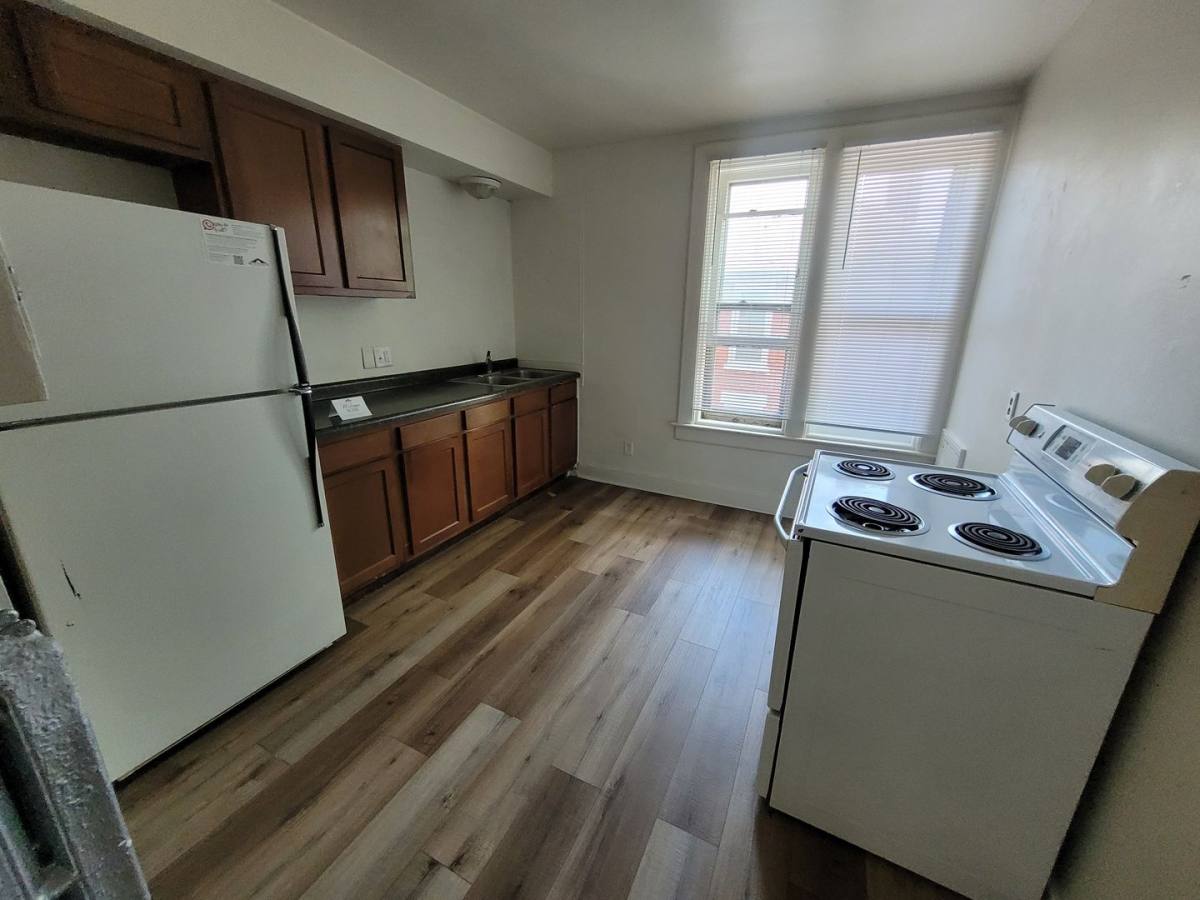 1302 State St, La Crosse, WI 54601 - Apartment for Rent - Image 5