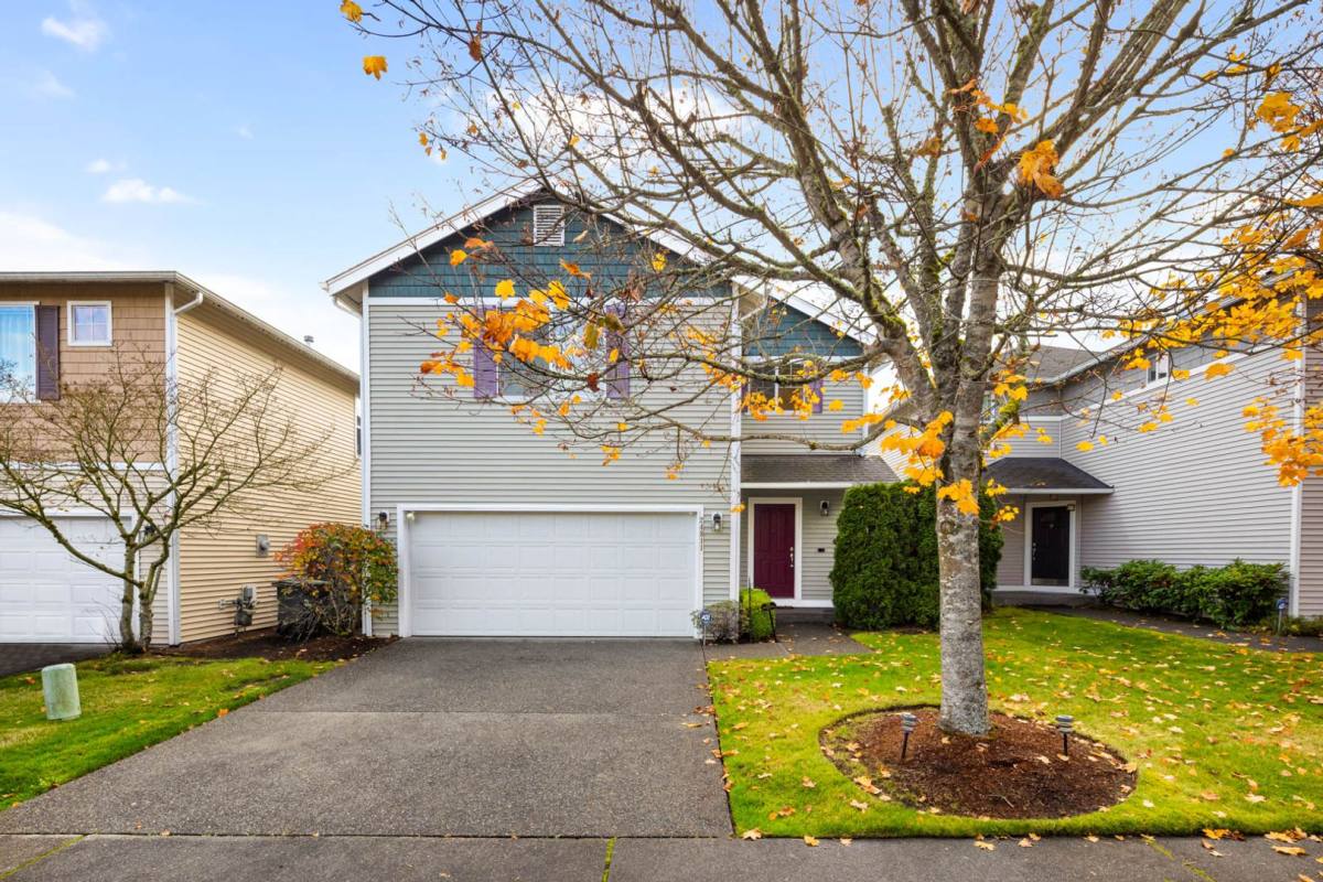 House for rent at 24811 SE 19th St, Sammamish, WA 98075