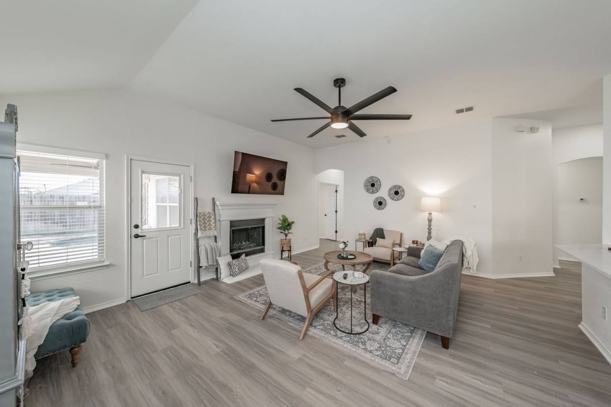 9040 Weller Lane, Fort Worth, TX 76244 - House for Rent - Image 4
