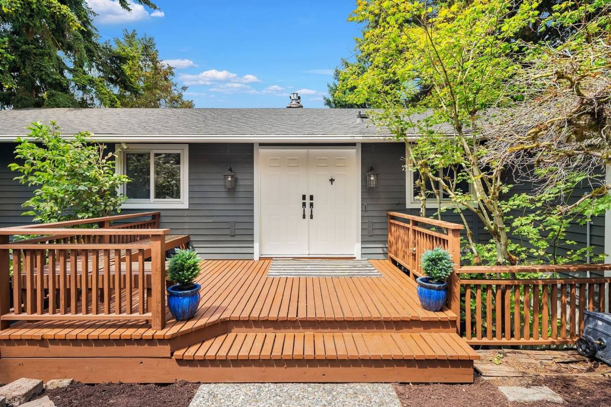 House for rent at 5761 110th Ave SE, Bellevue, WA 98006