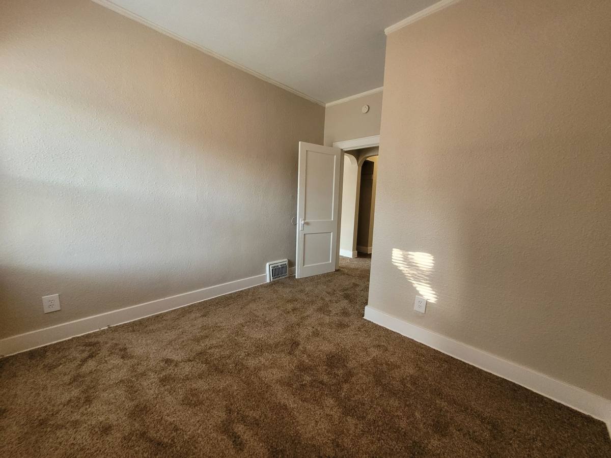 3914-3916 2nd Ave, Des Moines, IA 50313 - Apartment for Rent - Image 10