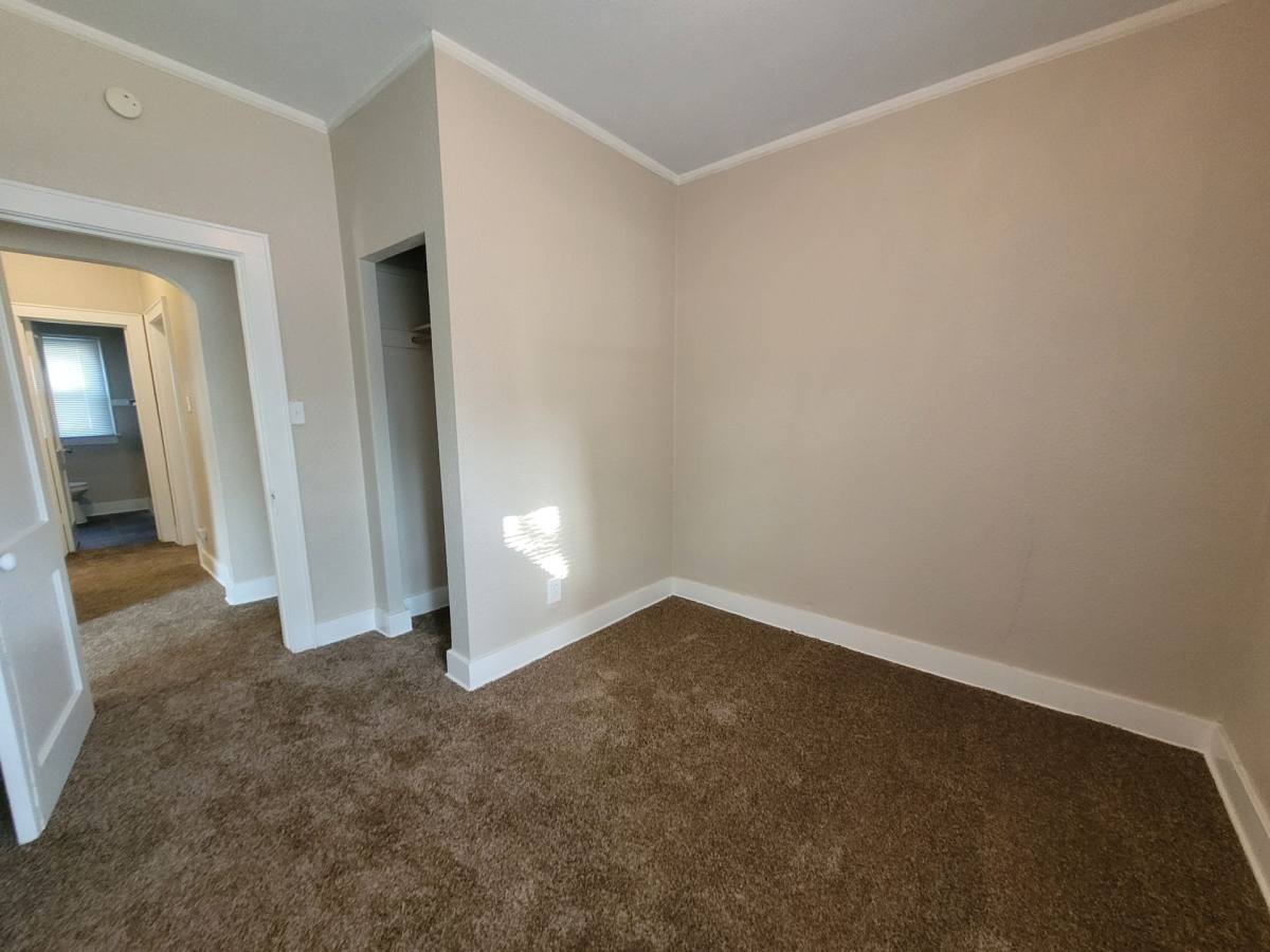 3914-3916 2nd Ave, Des Moines, IA 50313 - Apartment for Rent - Image 8