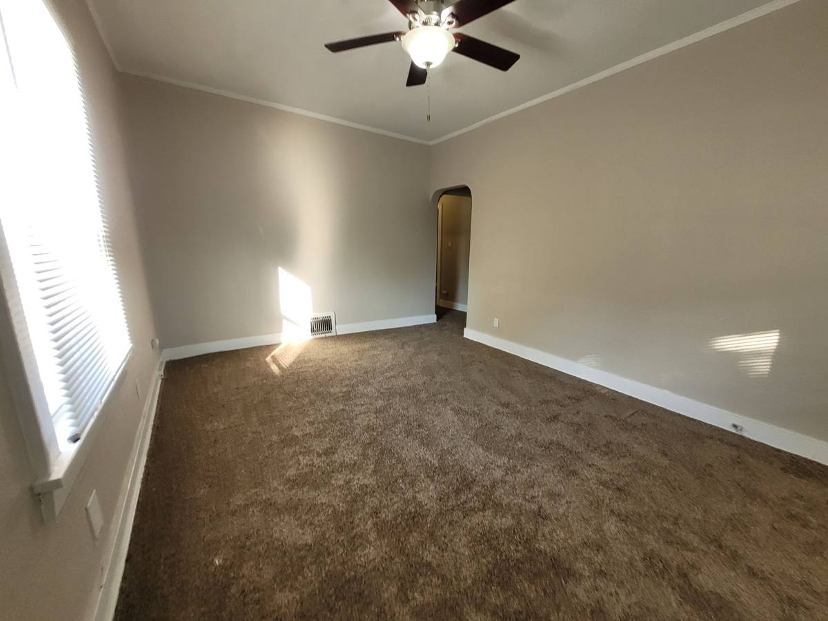 3914-3916 2nd Ave, Des Moines, IA 50313 - Apartment for Rent - Image 4