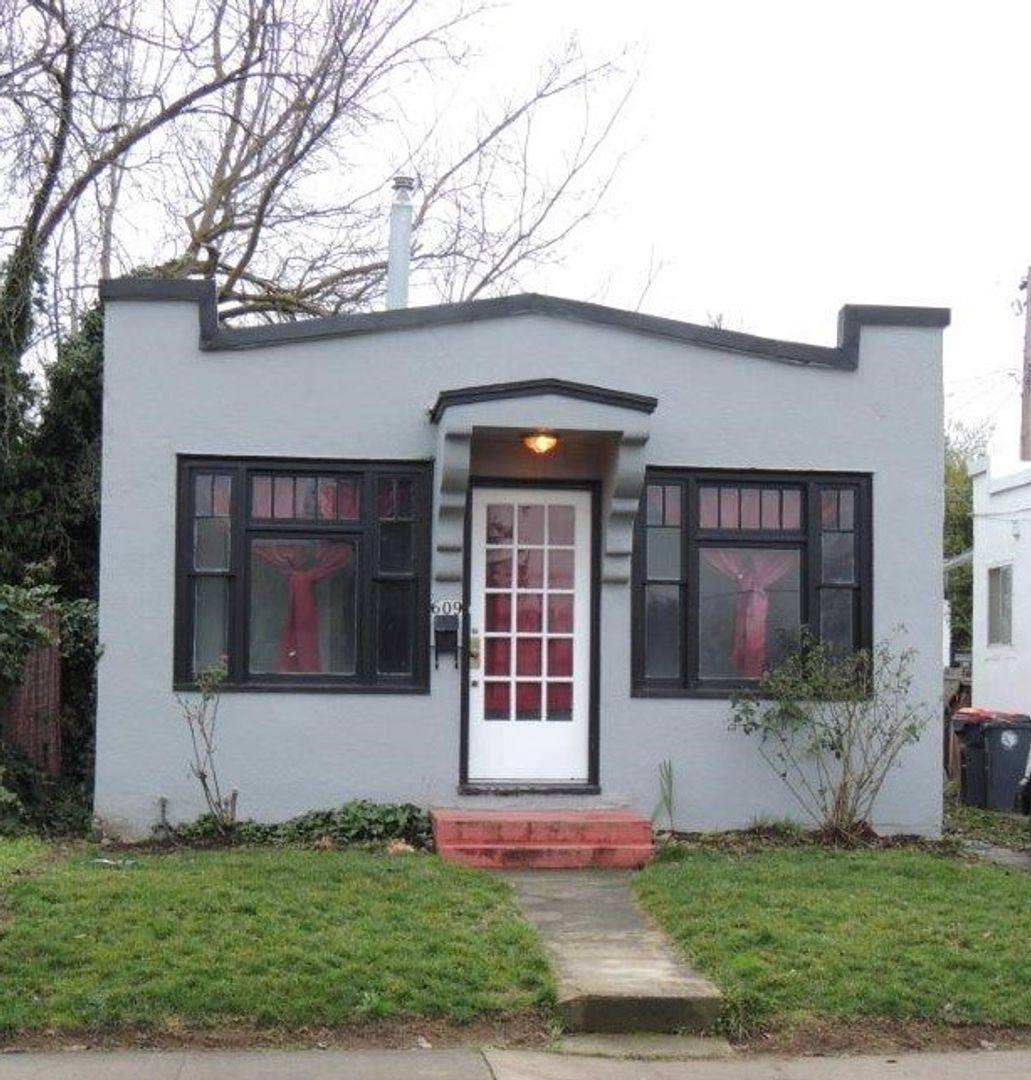 609 W 2nd St, Medford, OR 97501 - House for Rent - Image 1
