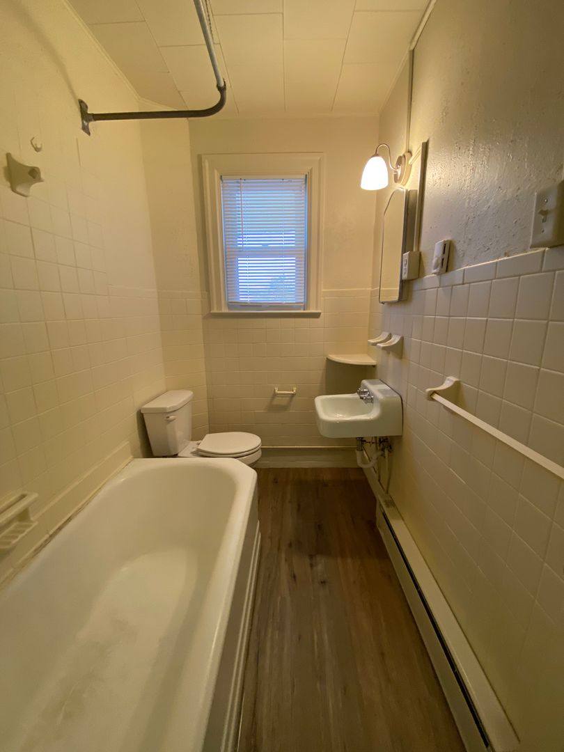 516 W James St, Lancaster, PA 17603 - Apartment for Rent - Image 2