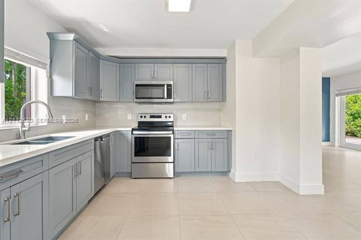 5911 SW 62nd Terrace, Miami, FL 33143 - House for Rent - Image 7