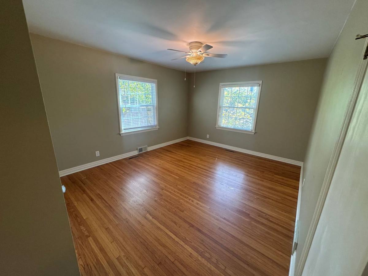 1138 E University St, Springfield, MO 65804 - House for Rent - Image 4