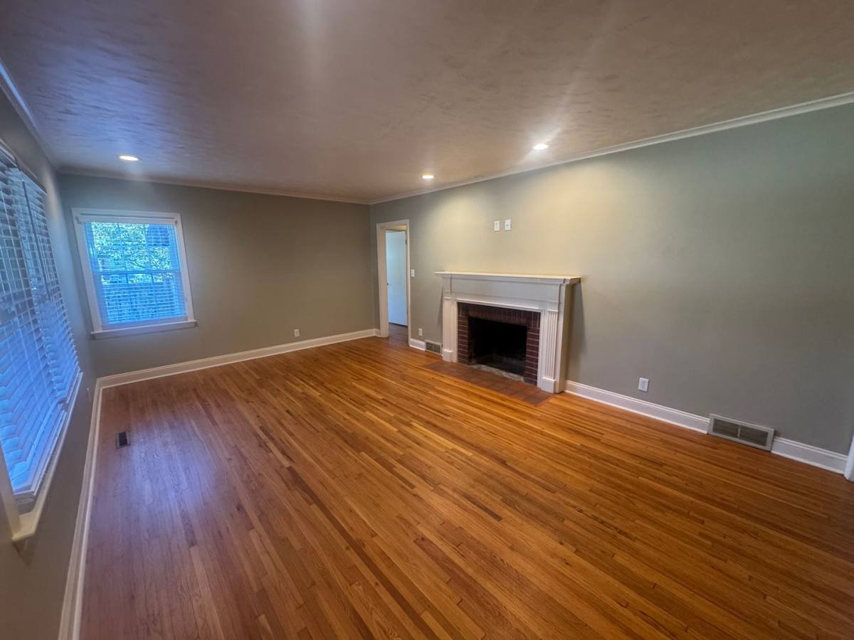 1138 E University St, Springfield, MO 65804 - House for Rent - Image 2