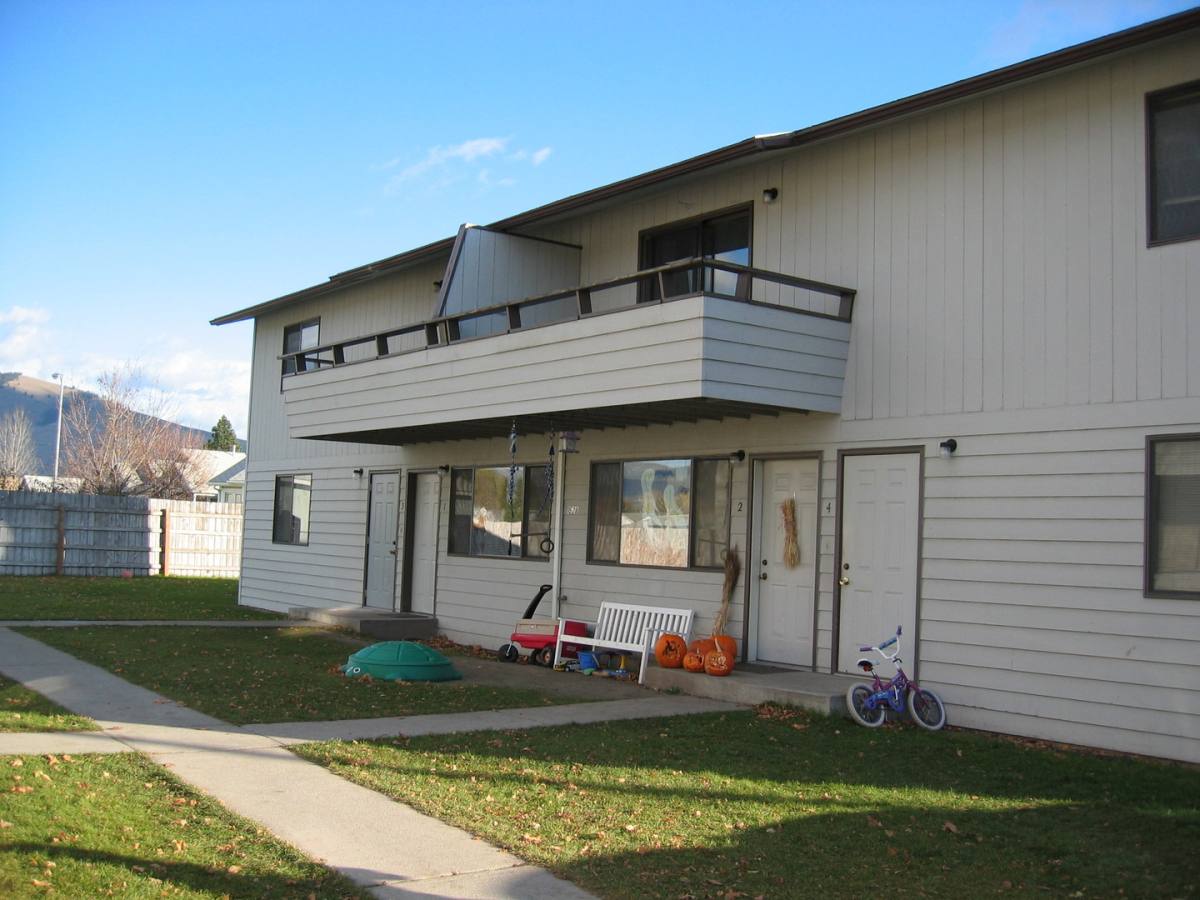 1528 Reserve St, Missoula, MT 59801 - Apartment for Rent - Image 1