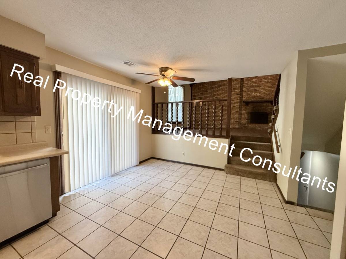 1001 S Clairborne Rd, Olathe, KS 66062 - House for Rent - Image 7