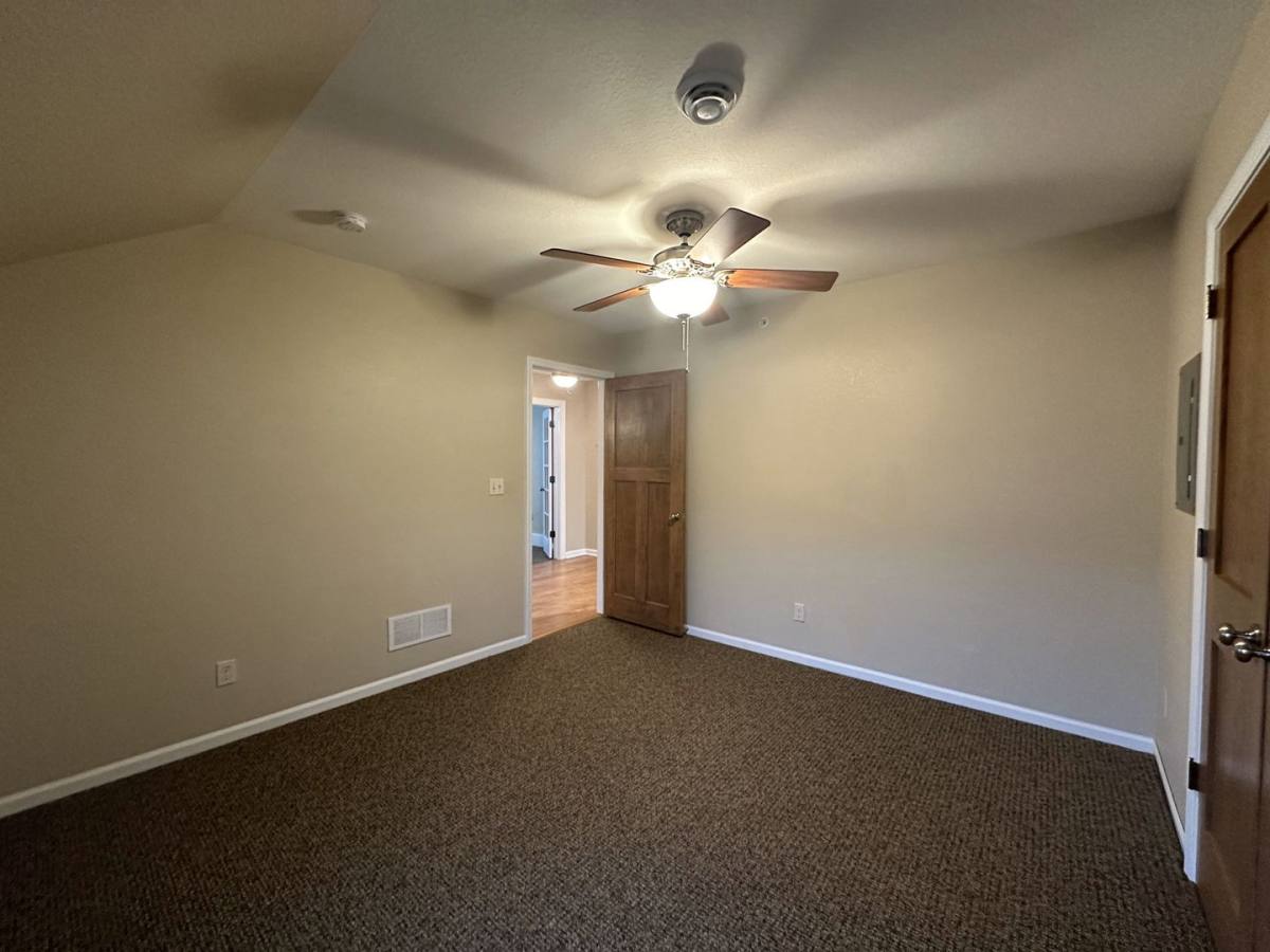 322 Oakton Ave #B, Pewaukee, WI 53072 - House for Rent - Image 10