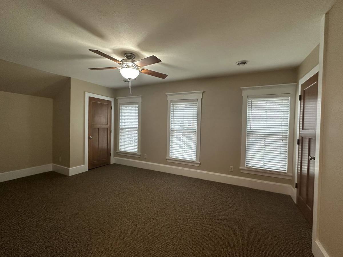 322 Oakton Ave #B, Pewaukee, WI 53072 - House for Rent - Image 8