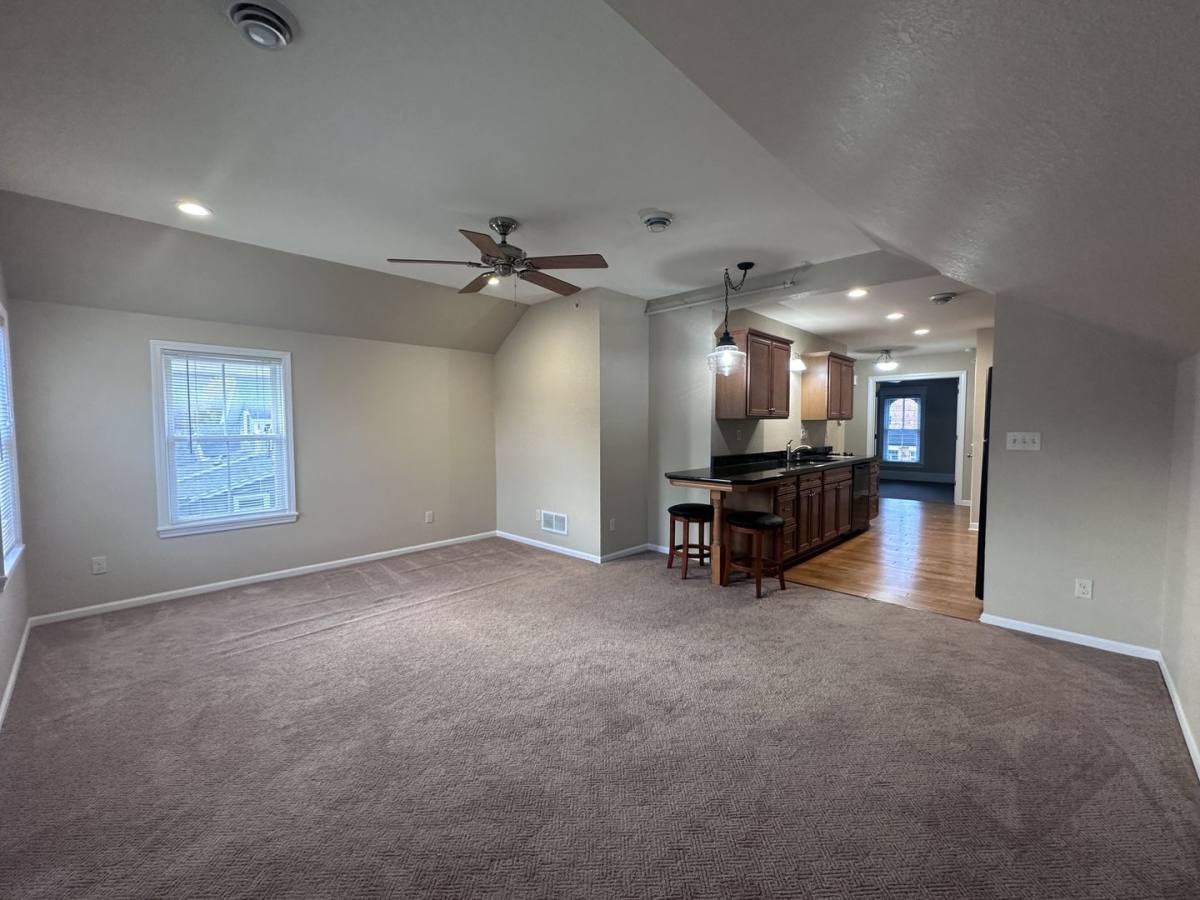 322 Oakton Ave #B, Pewaukee, WI 53072 - House for Rent - Image 4
