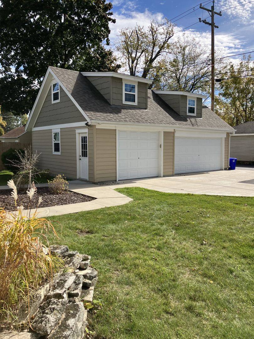 322 Oakton Ave #B, Pewaukee, WI 53072 - House for Rent - Image 3