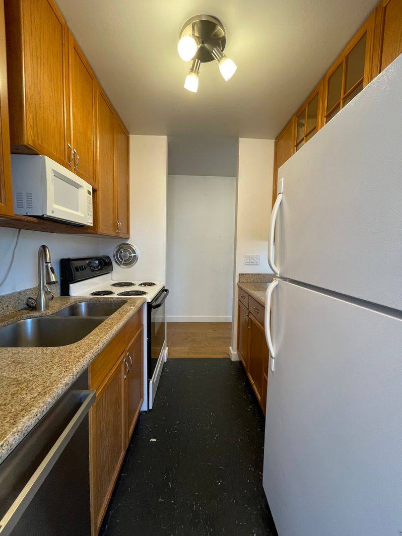 Bellevue Manor Apartements, 412 Bellevue Ave E, Seattle, WA 98102 - Apartment for Rent - Image 8