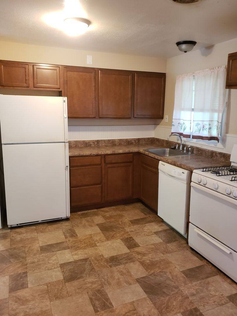 9940 Hayward, St. Louis, MO 63137 - House for Rent - Image 3