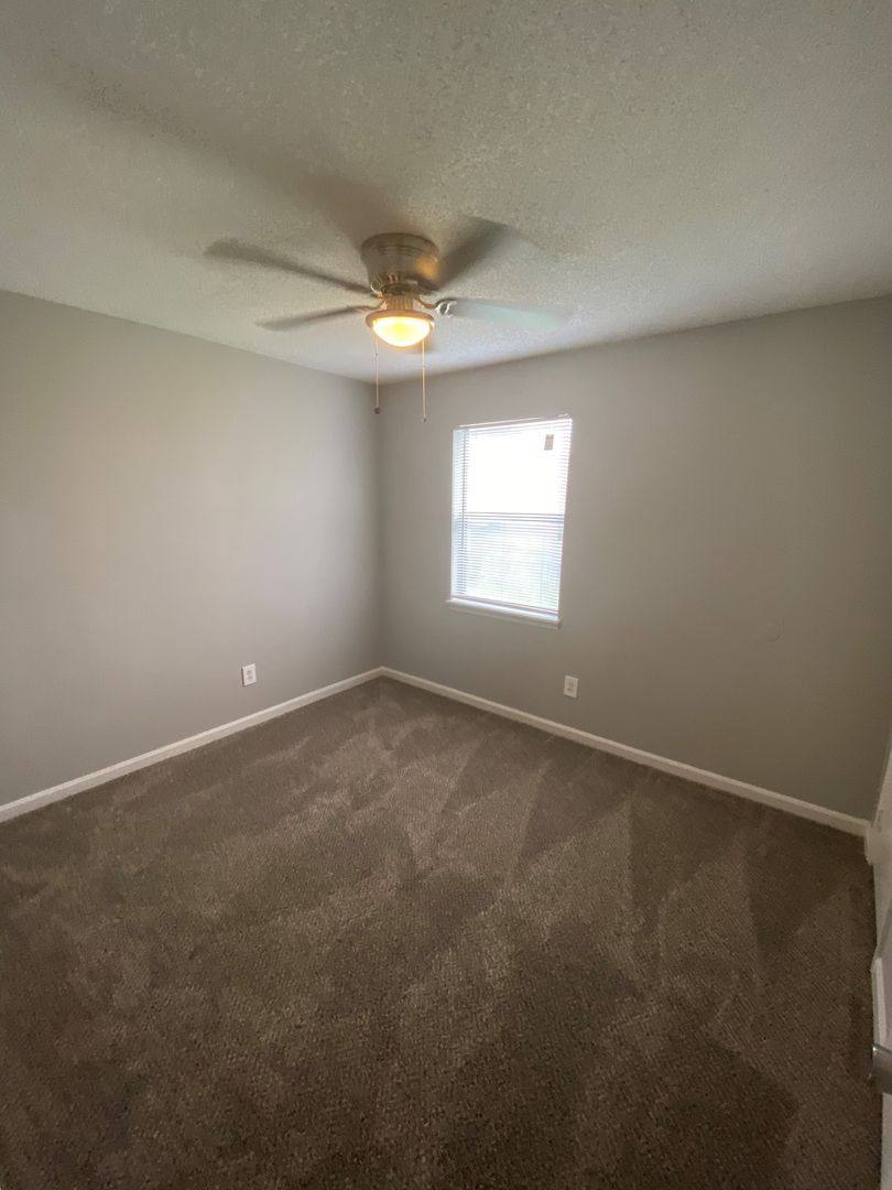 Pinehurst, 3930 Pulaski Pike, Huntsville, AL 35810 - Apartment for Rent - Image 9
