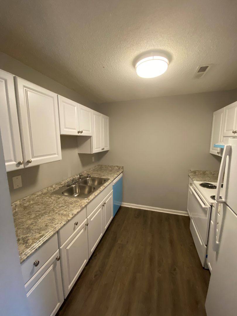 Pinehurst, 3930 Pulaski Pike, Huntsville, AL 35810 - Apartment for Rent - Image 7