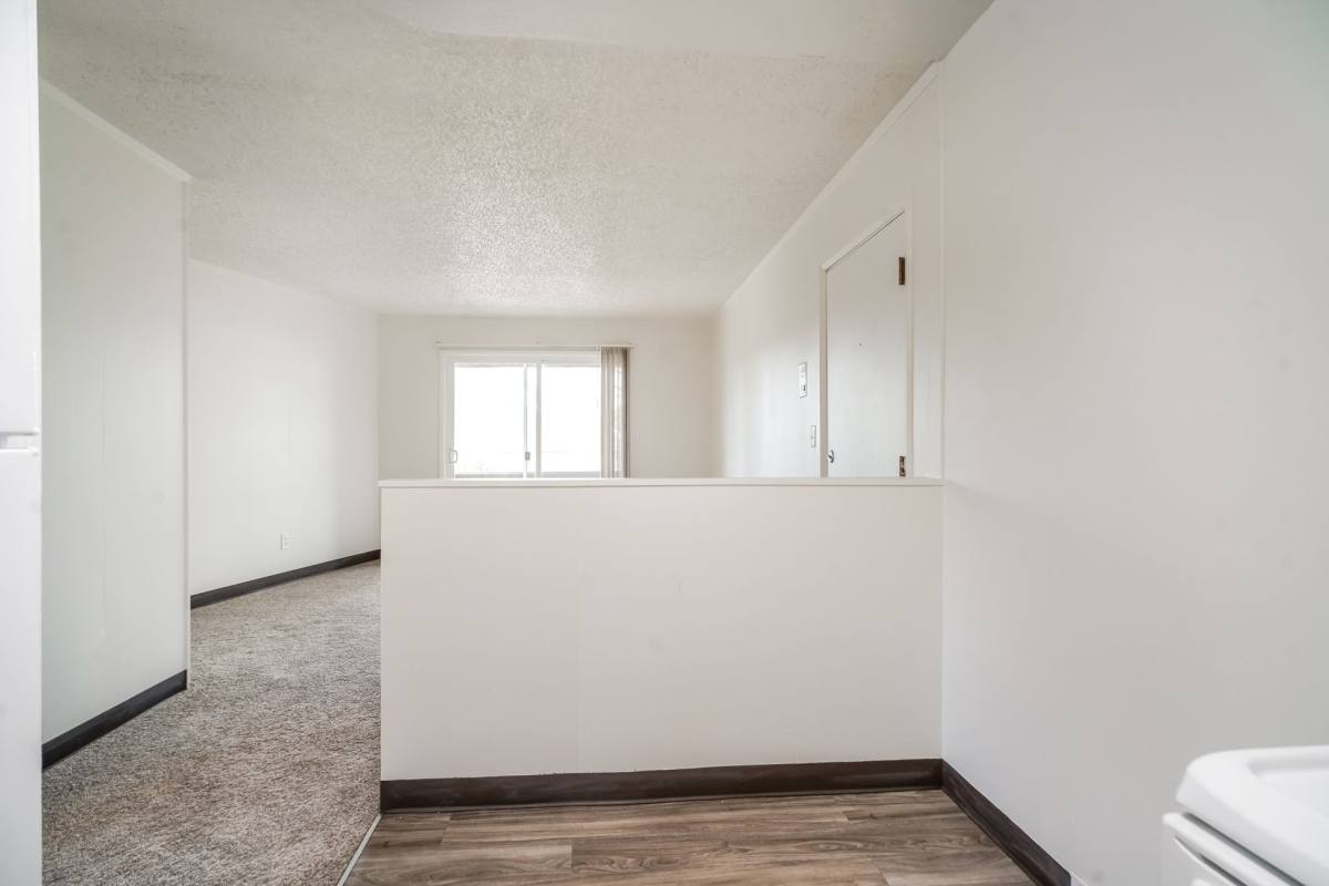 The Riviera, 825 NW 23rd St, Corvallis, OR 97330 - Apartment for Rent - Image 5