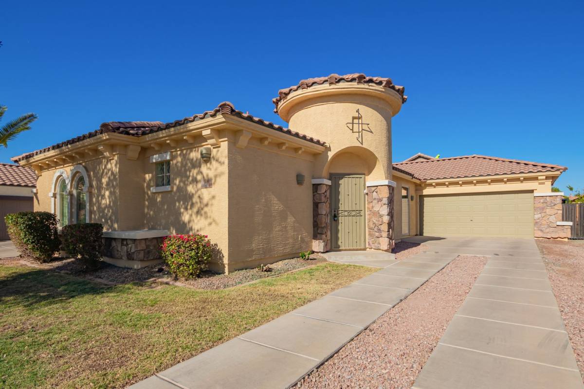 House for rent at 960 E Bellerive Place, Chandler, AZ 85249