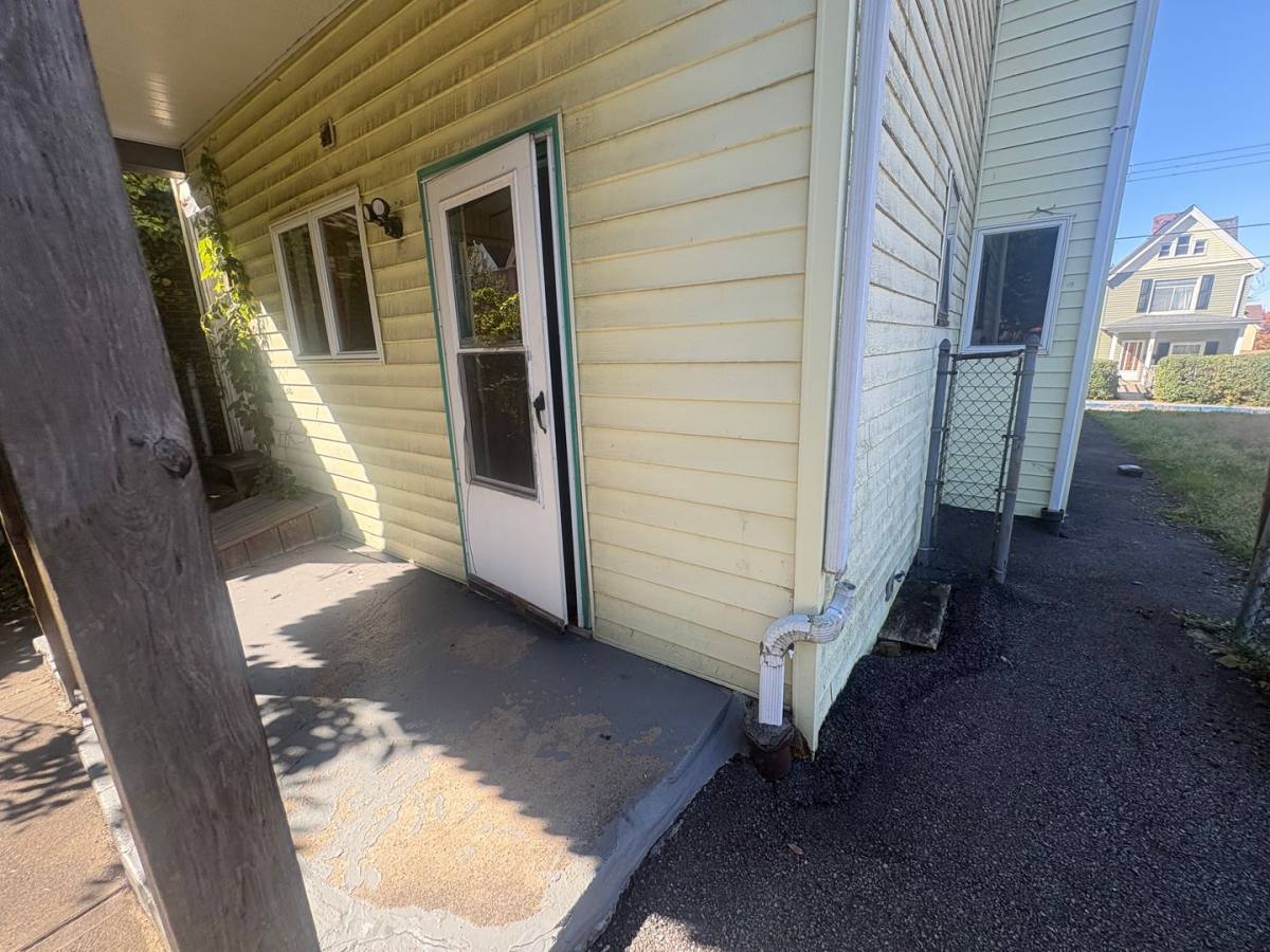 1835 Willow St, McKeesport, PA 15132 - Apartment for Rent - Image 5