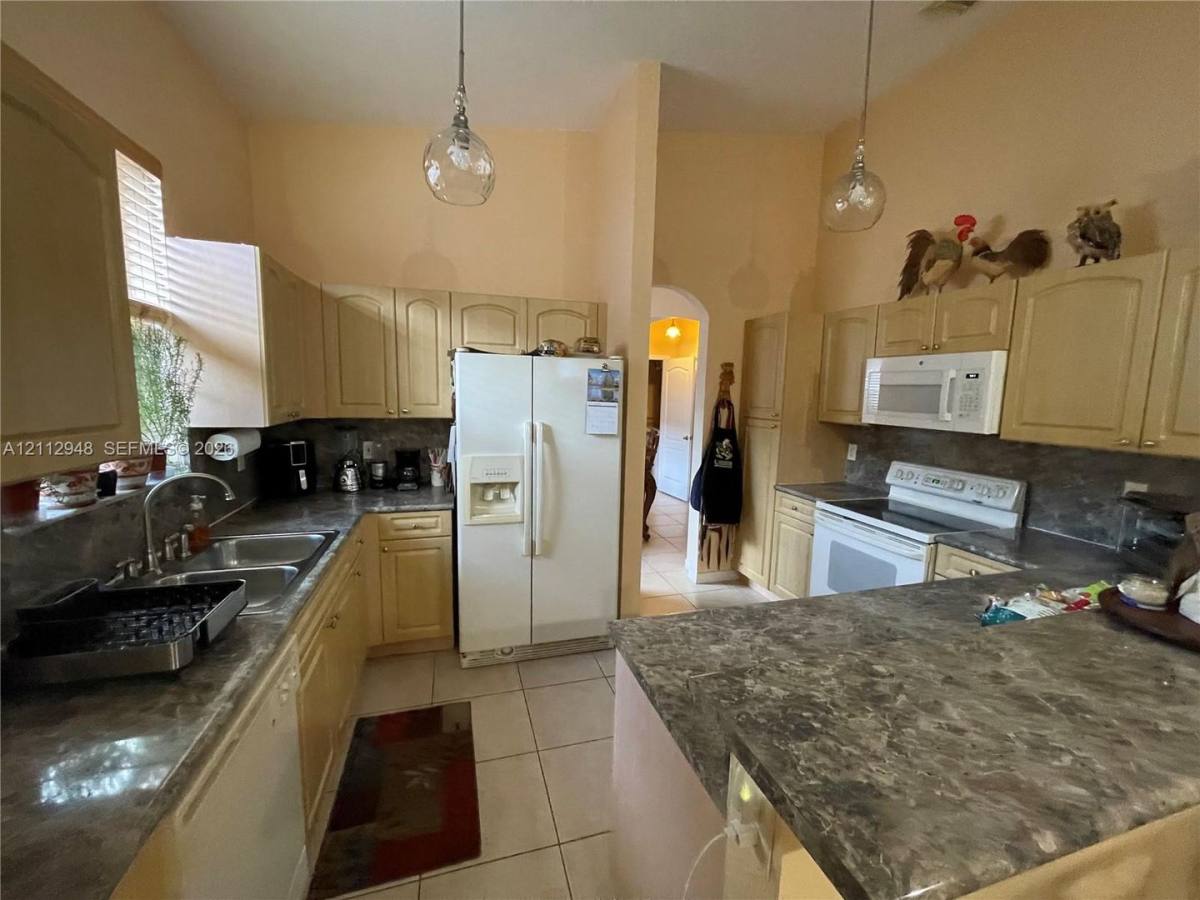 House for rent at 16125 SW 62nd Terrace, Miami, FL 33193