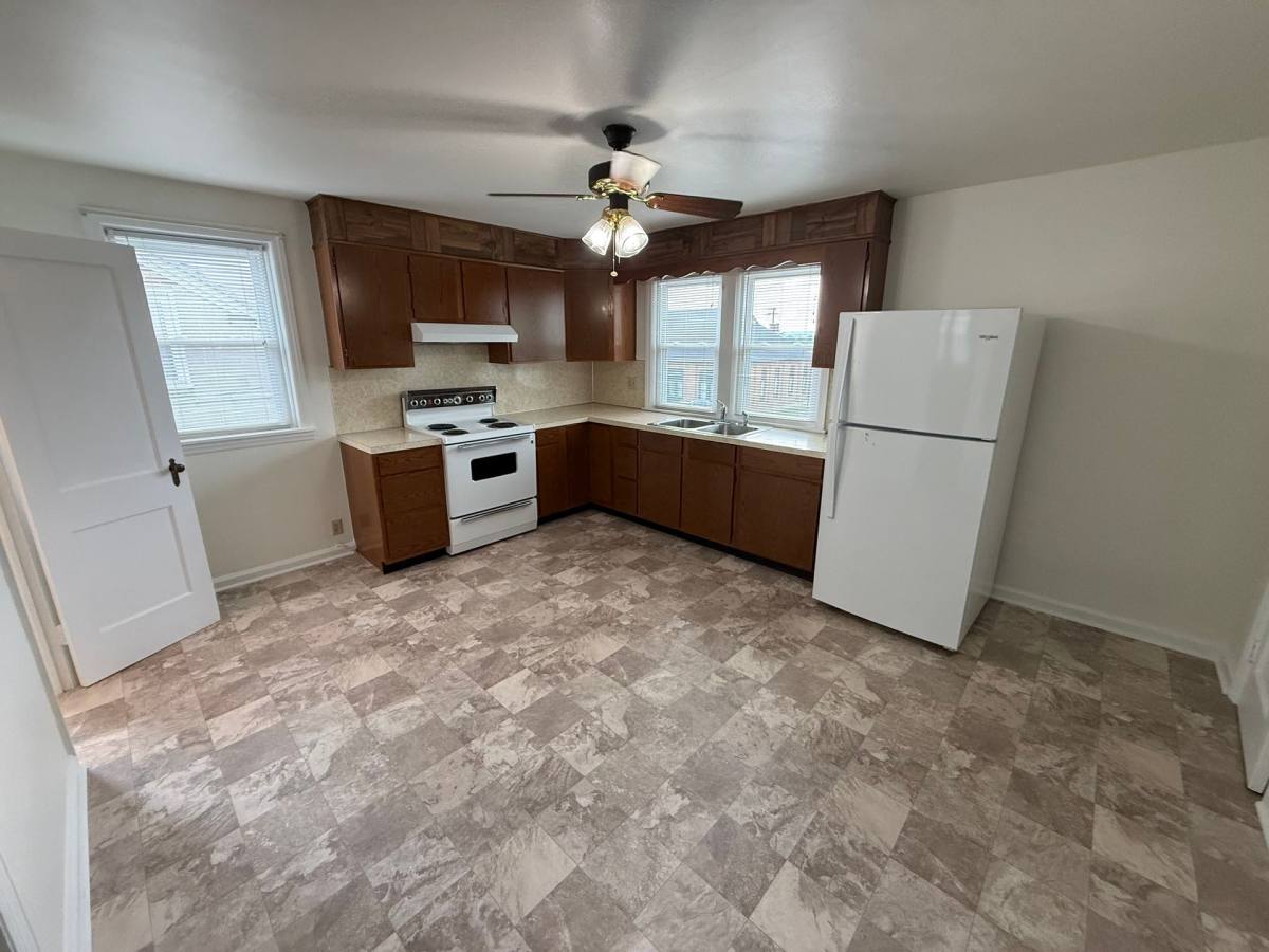 317-321 S Washington St, Greencastle, PA 17225 - Apartment for Rent - Image 2